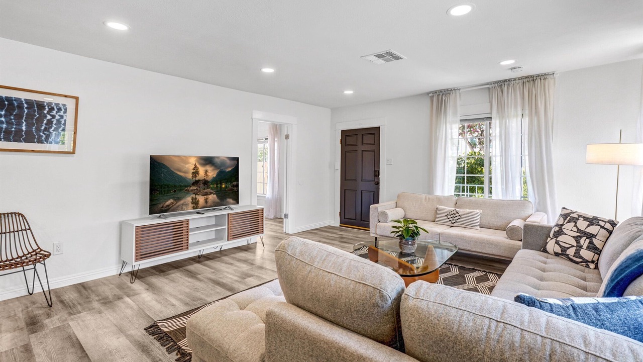 Photo of Livingroom in San Gabriel