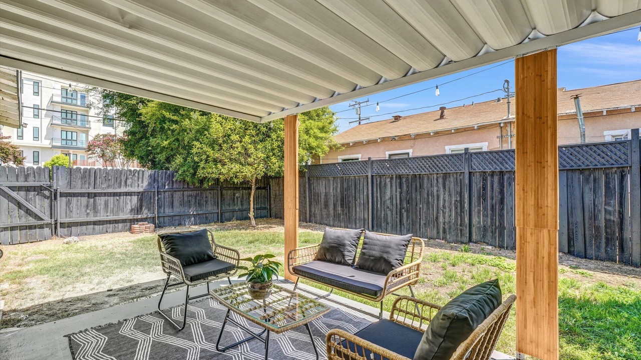 Photo of Patio Balcony in San Gabriel