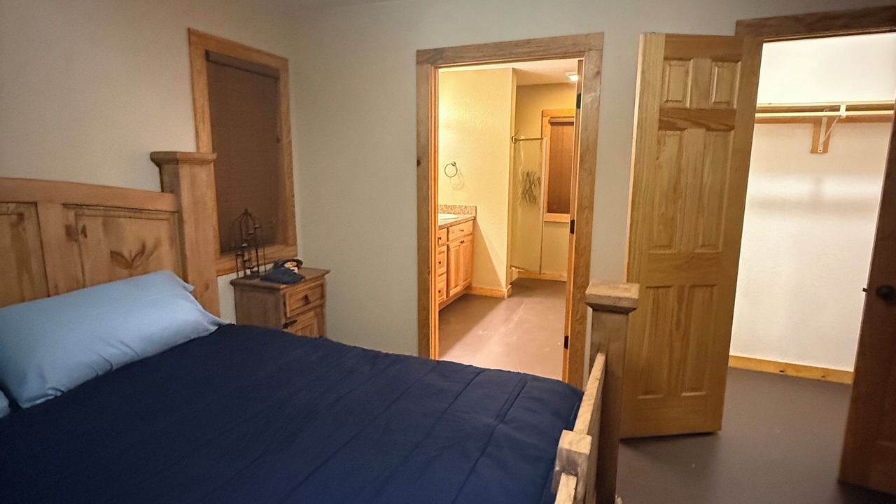 Photo of Bedroom in Ozark