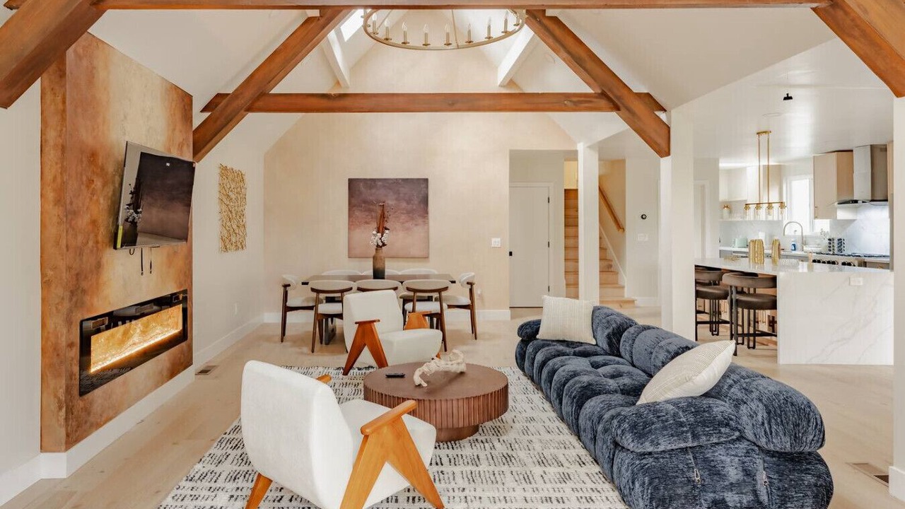 Photo of Livingroom in Berkeley Hills