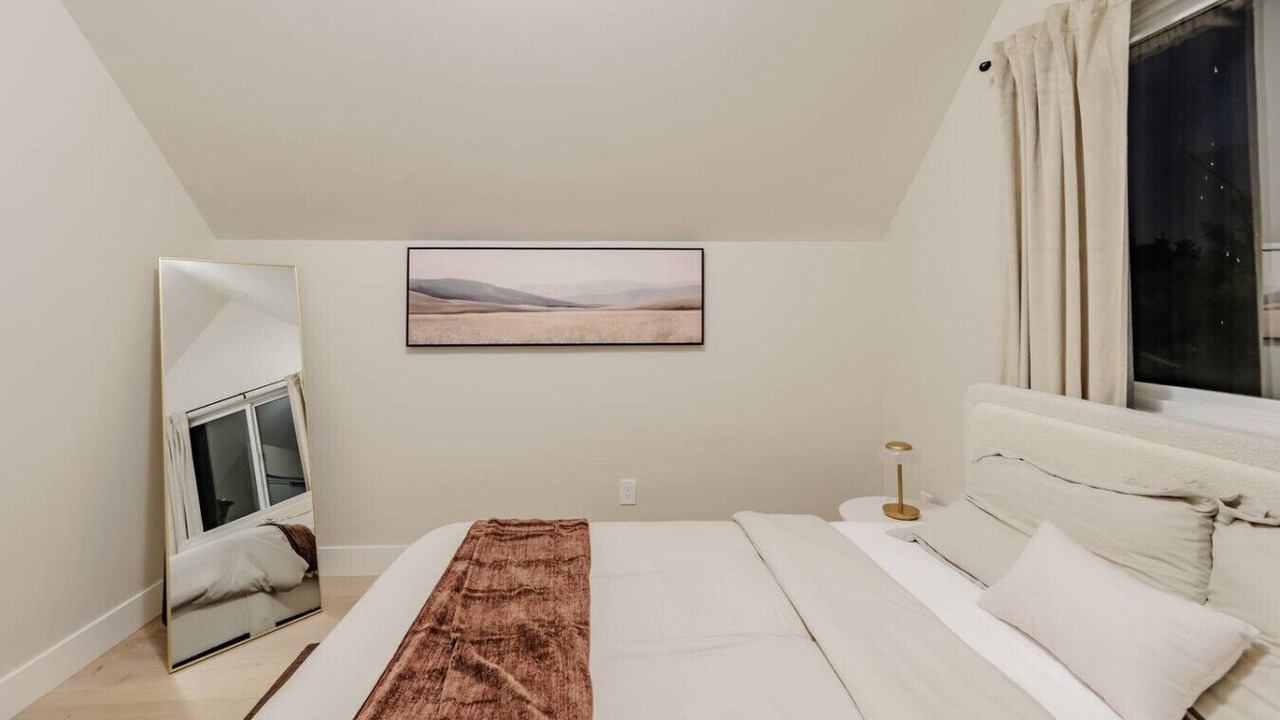 Photo of Bedroom in Berkeley Hills