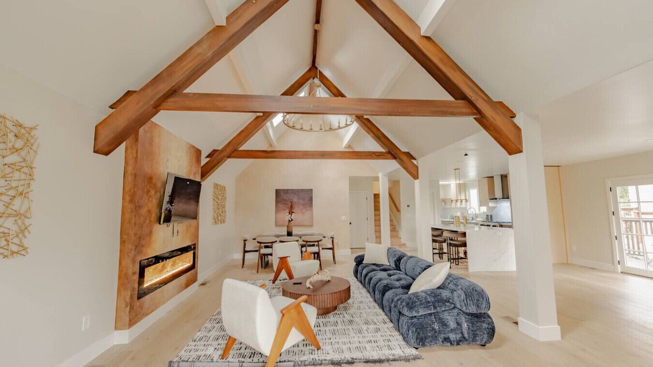 Photo of Livingroom in Berkeley Hills