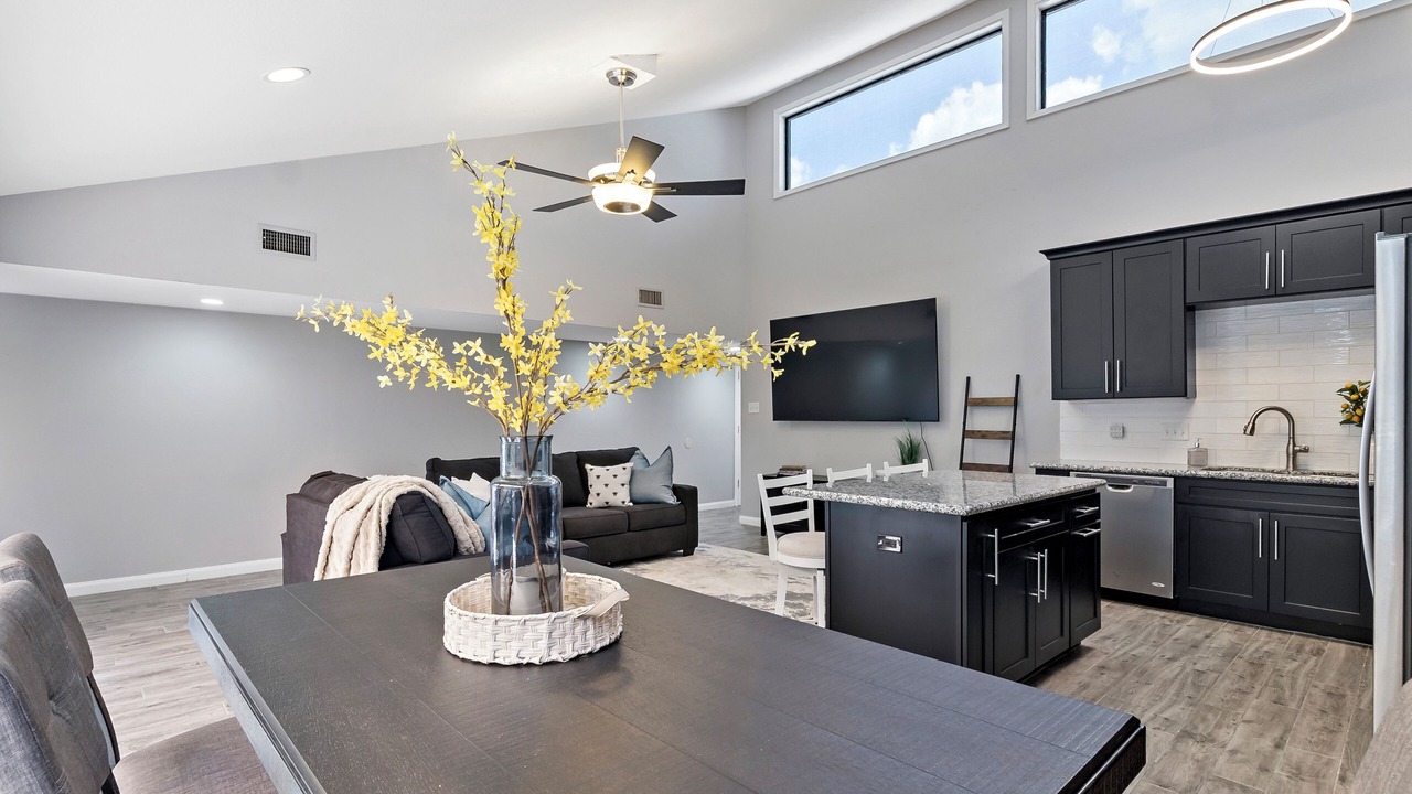 Photo of Livingroom in Wolf Pen Creek