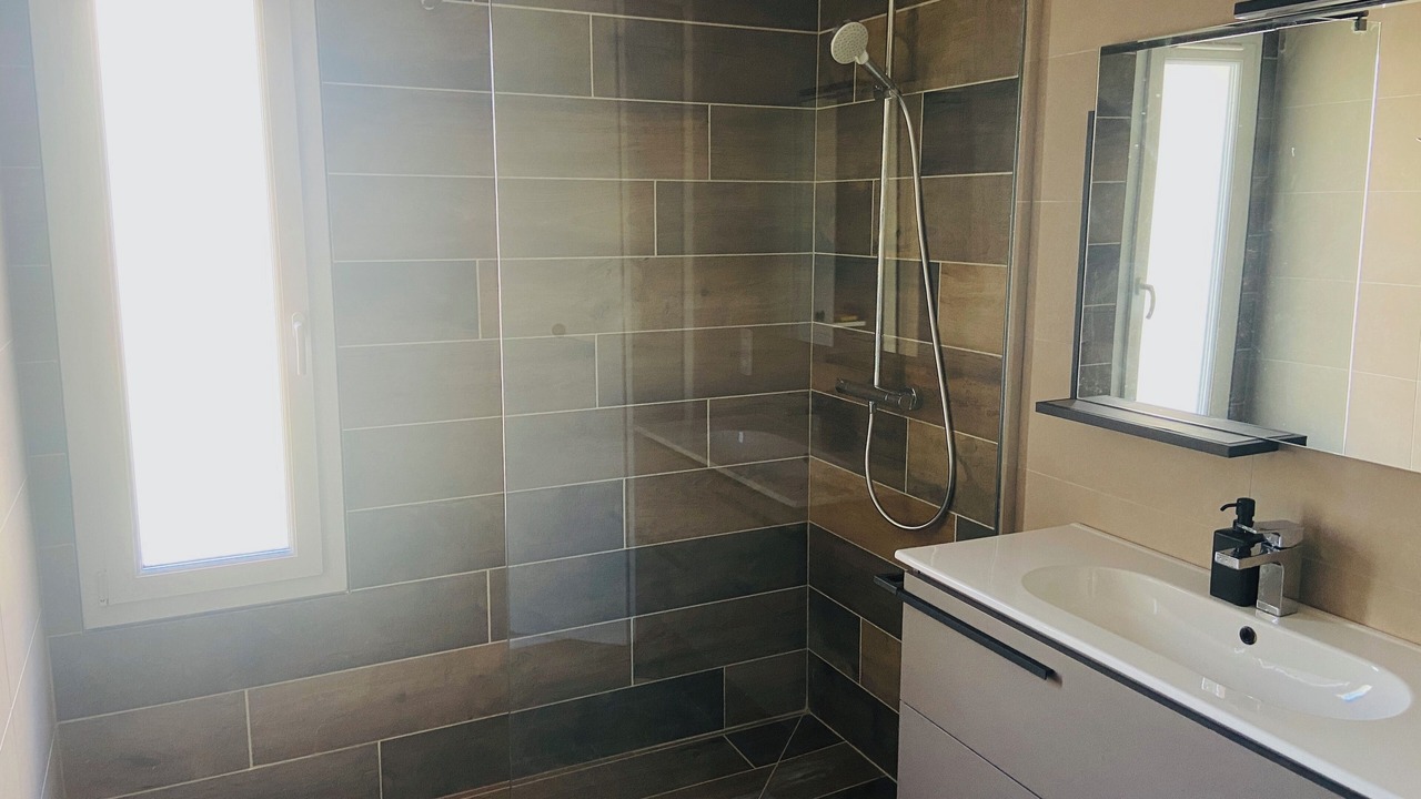 Photo of Bathroom in Cournonterral