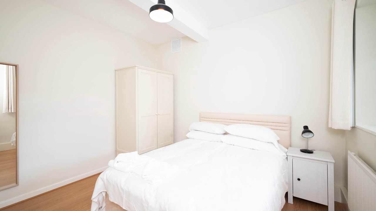 Photo of Others in Hoxton West