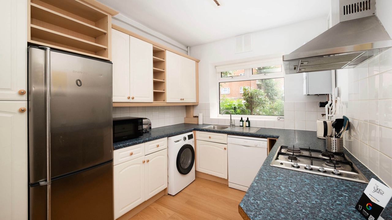 Photo of Others in Hoxton West