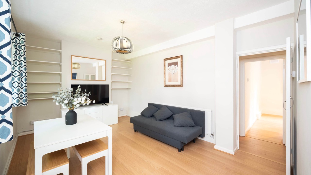 Photo of Others in Hoxton West