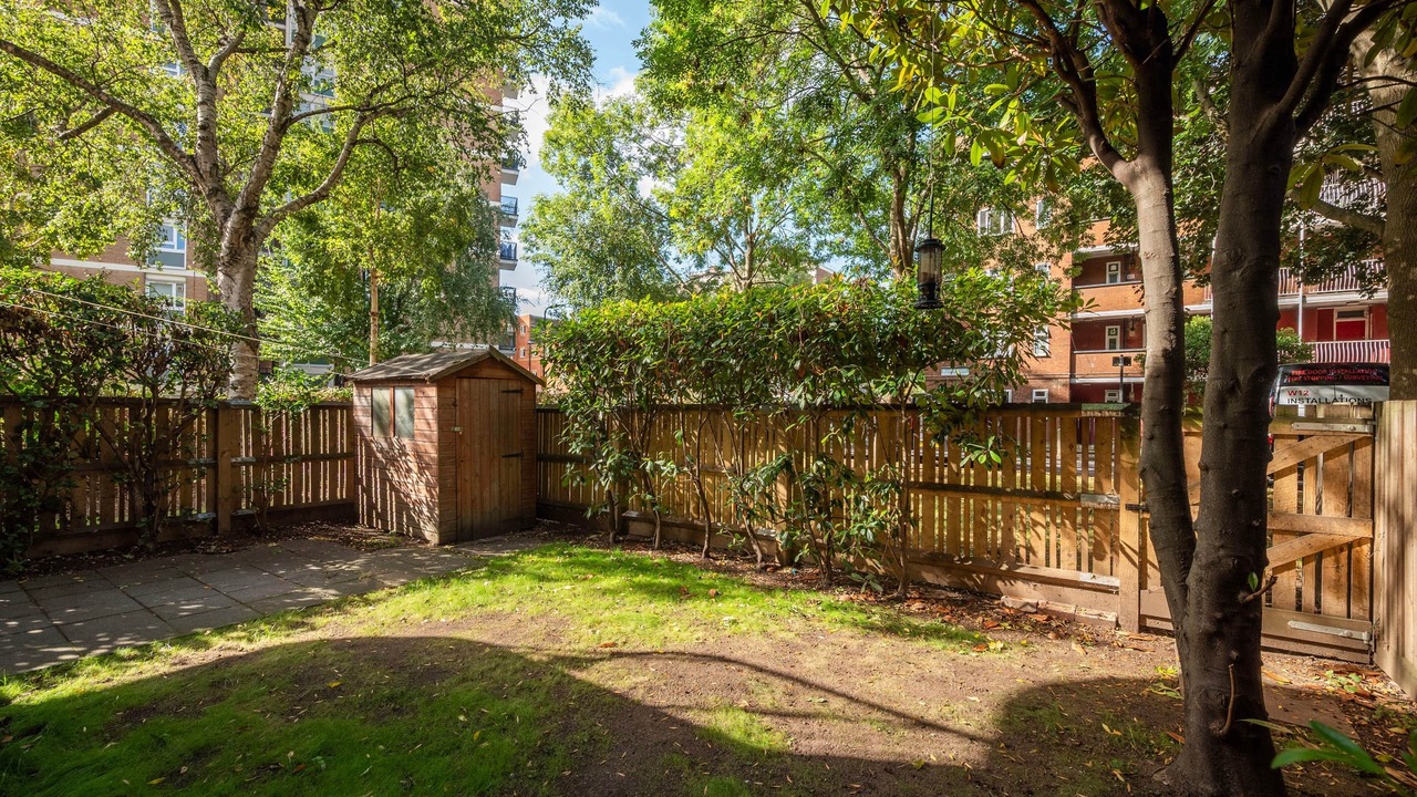 Photo of Others in Hoxton West