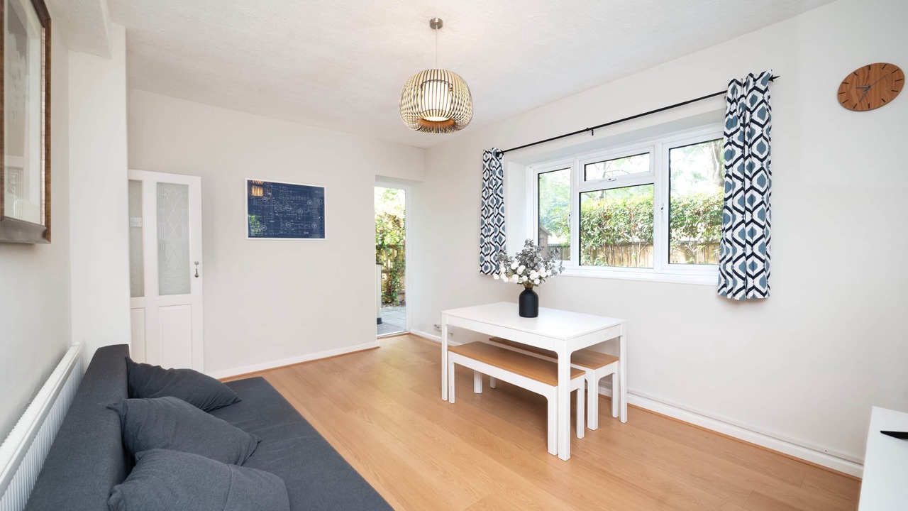 Photo of Others in Hoxton West