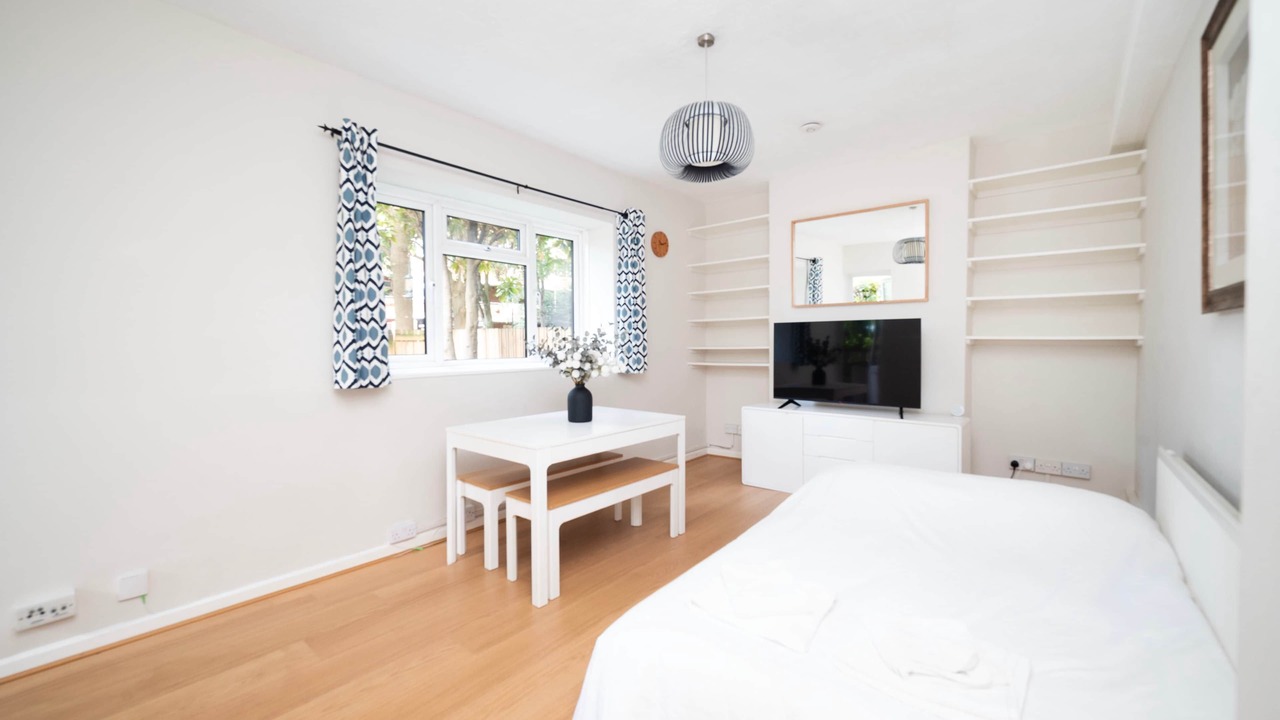 Photo of Others in Hoxton West