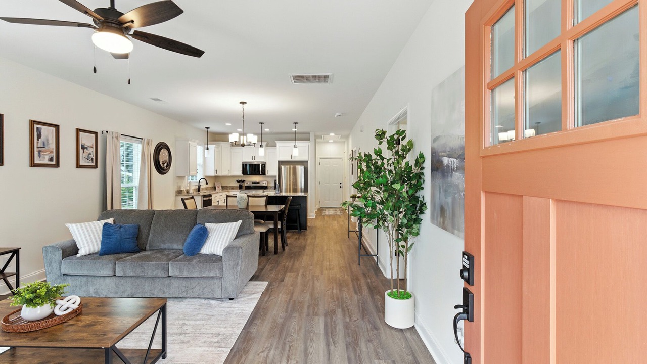 Photo of Livingroom in Cedartown