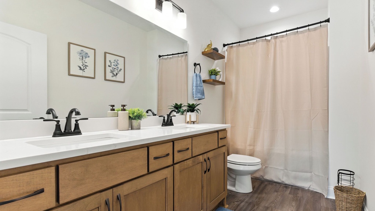 Photo of Bathroom in Cedartown