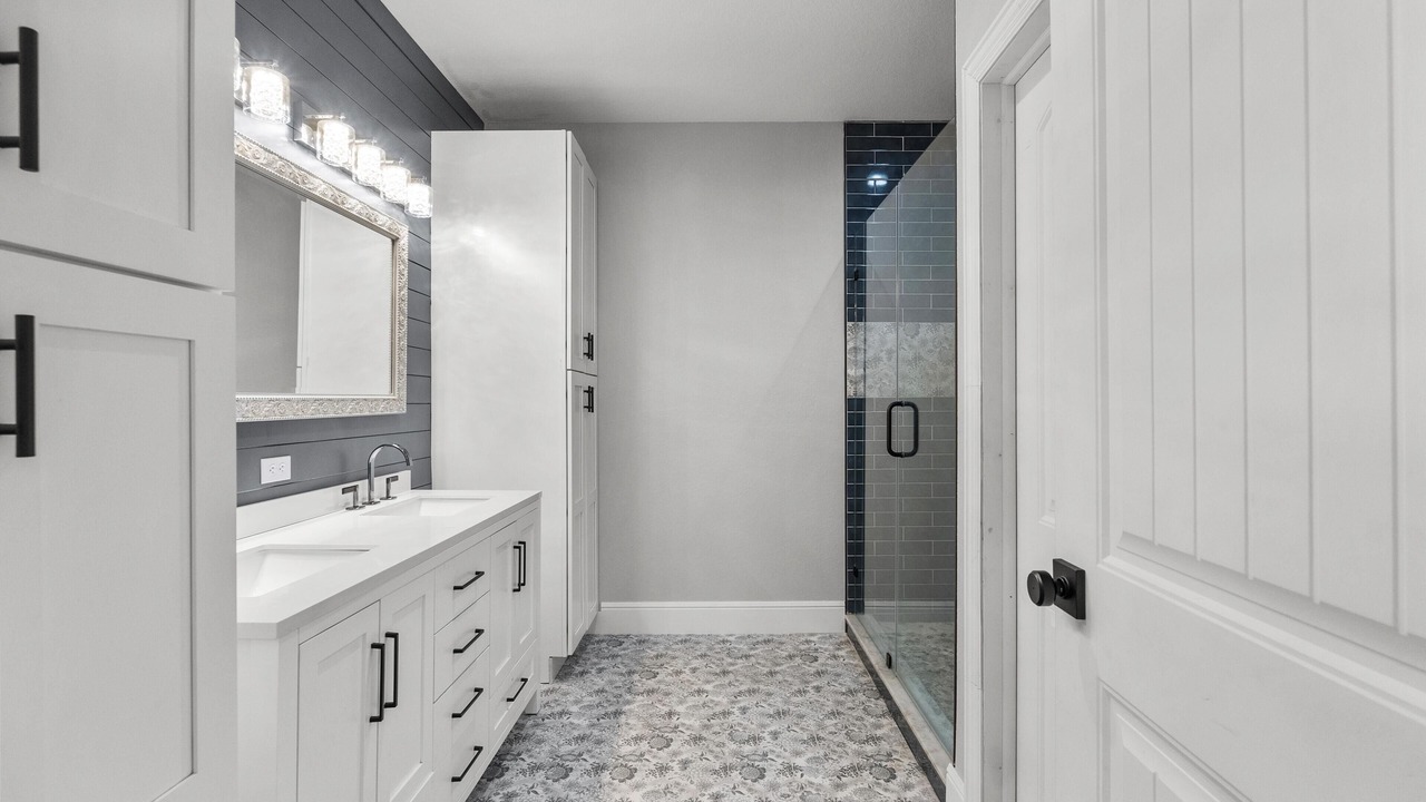 Photo of Bathroom in Alvin