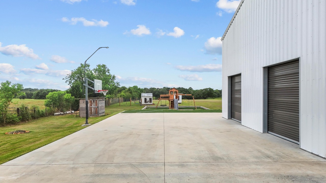Photo of Outdoor in Alvin
