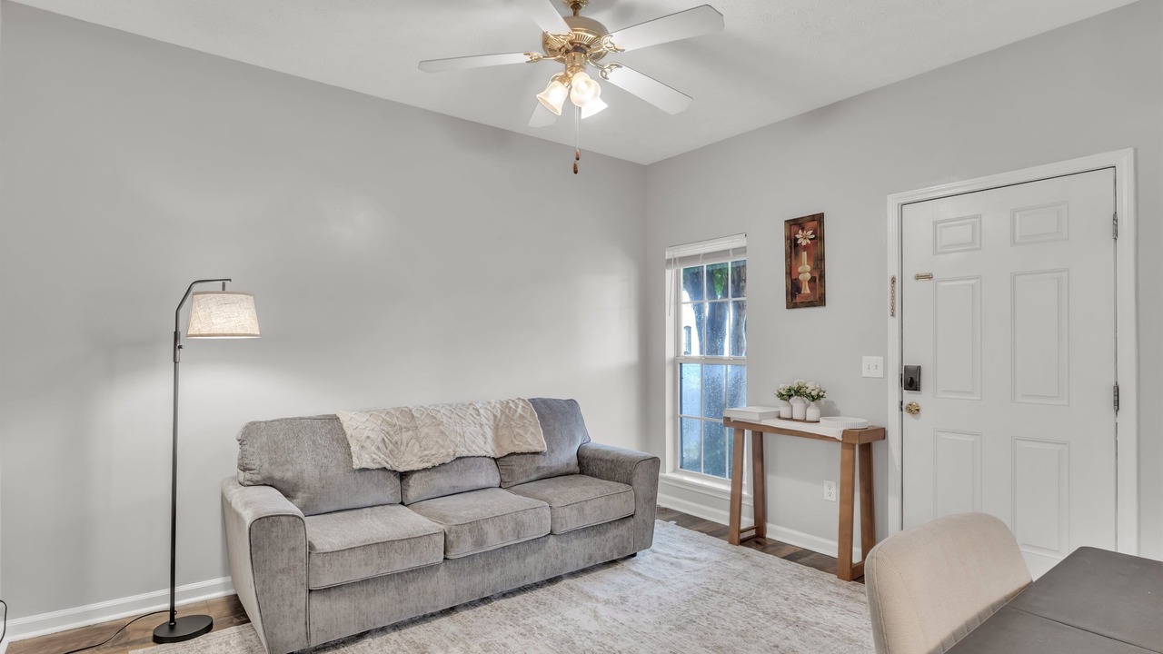 Photo of Livingroom in Starkville