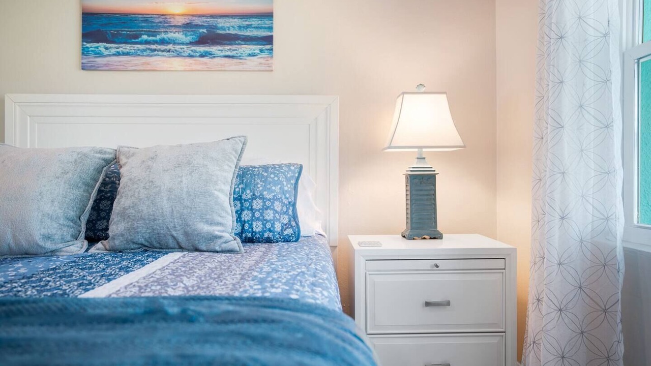 Photo of Bedroom in Bayshore Gardens