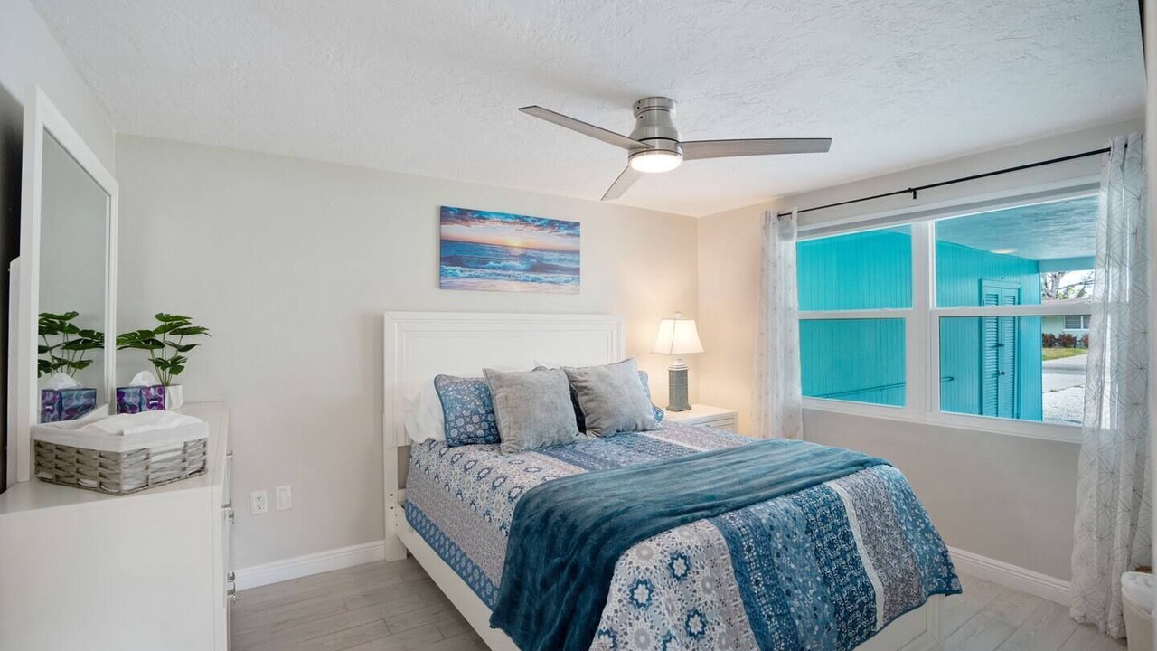 Photo of Bedroom in Bayshore Gardens