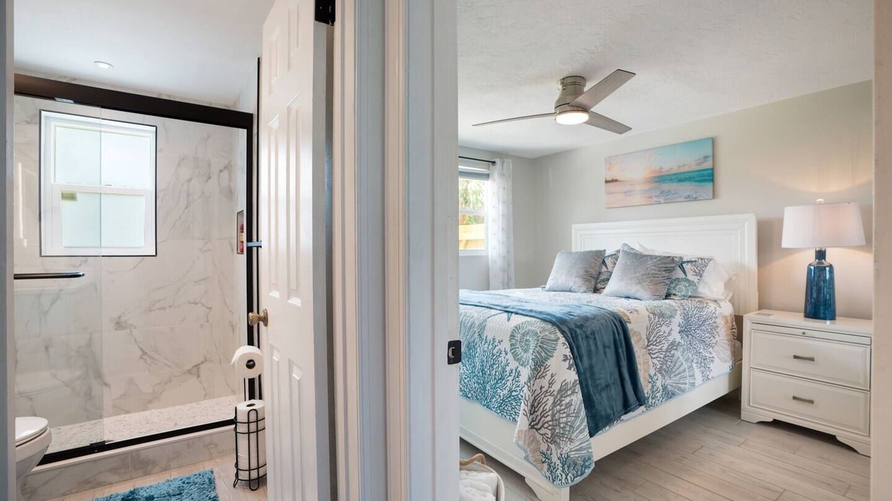 Photo of Bedroom in Bayshore Gardens