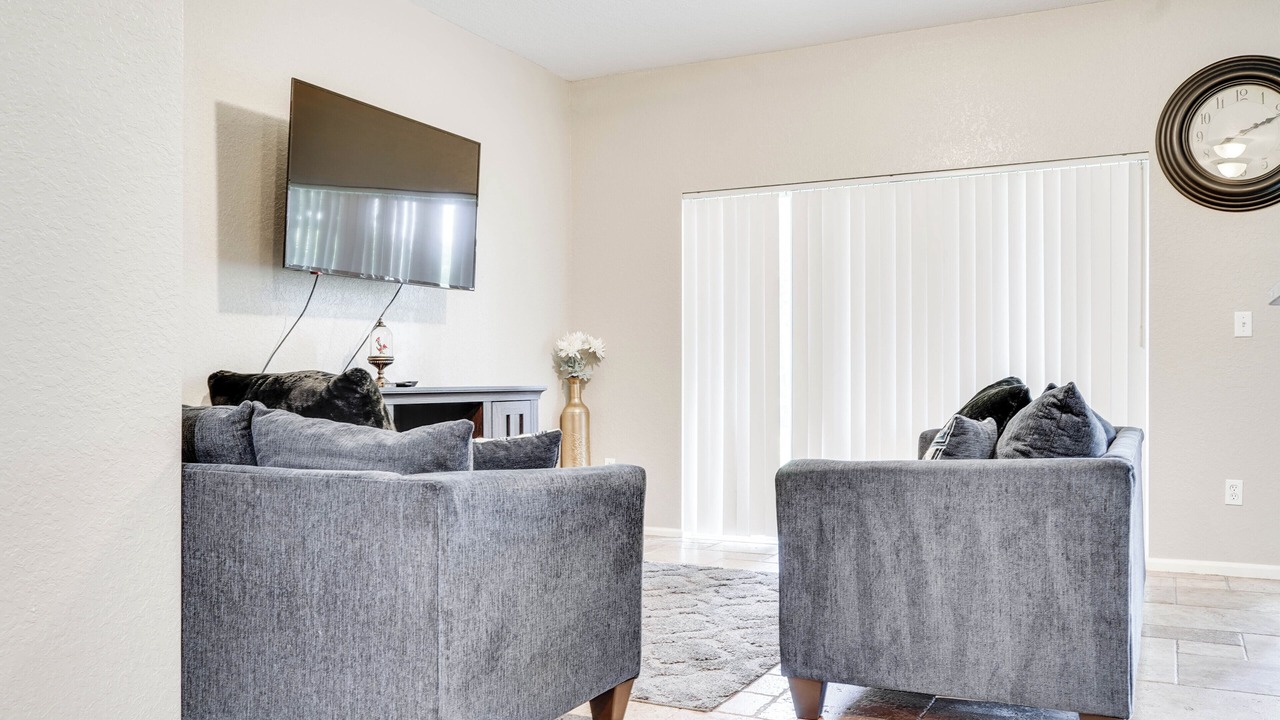 Photo of Livingroom in Lake Worth Corridor
