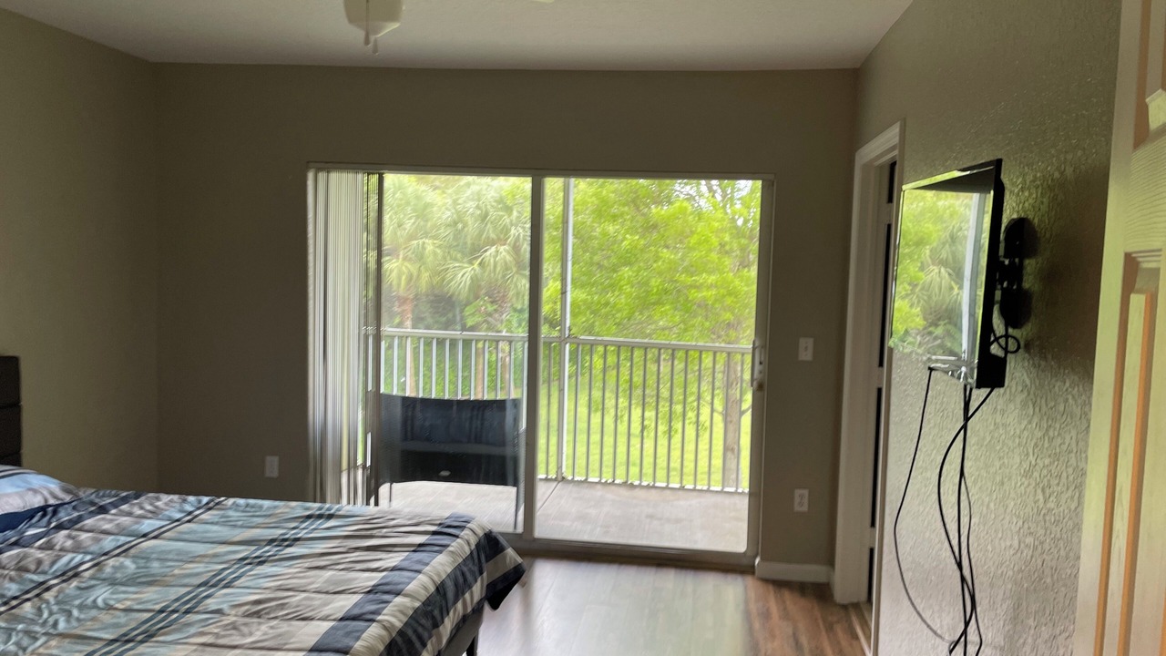 Photo of Bedroom in Lake Worth Corridor