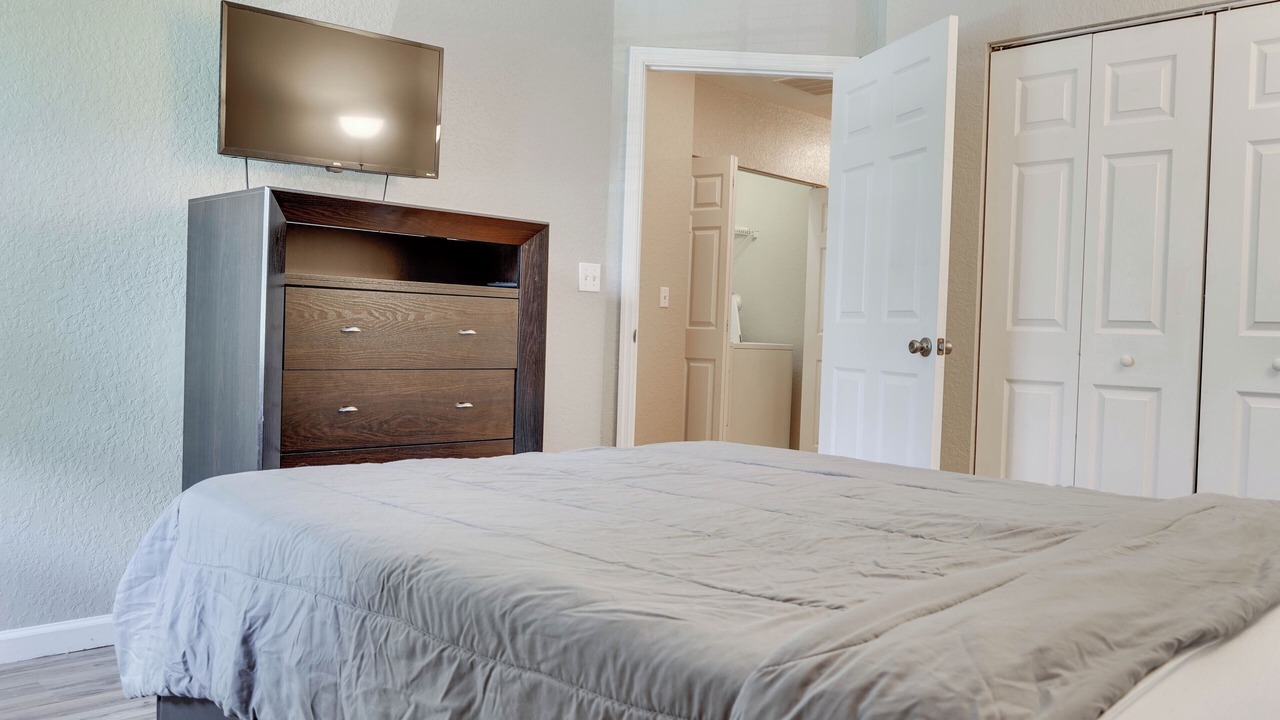 Photo of Bedroom in Lake Worth Corridor