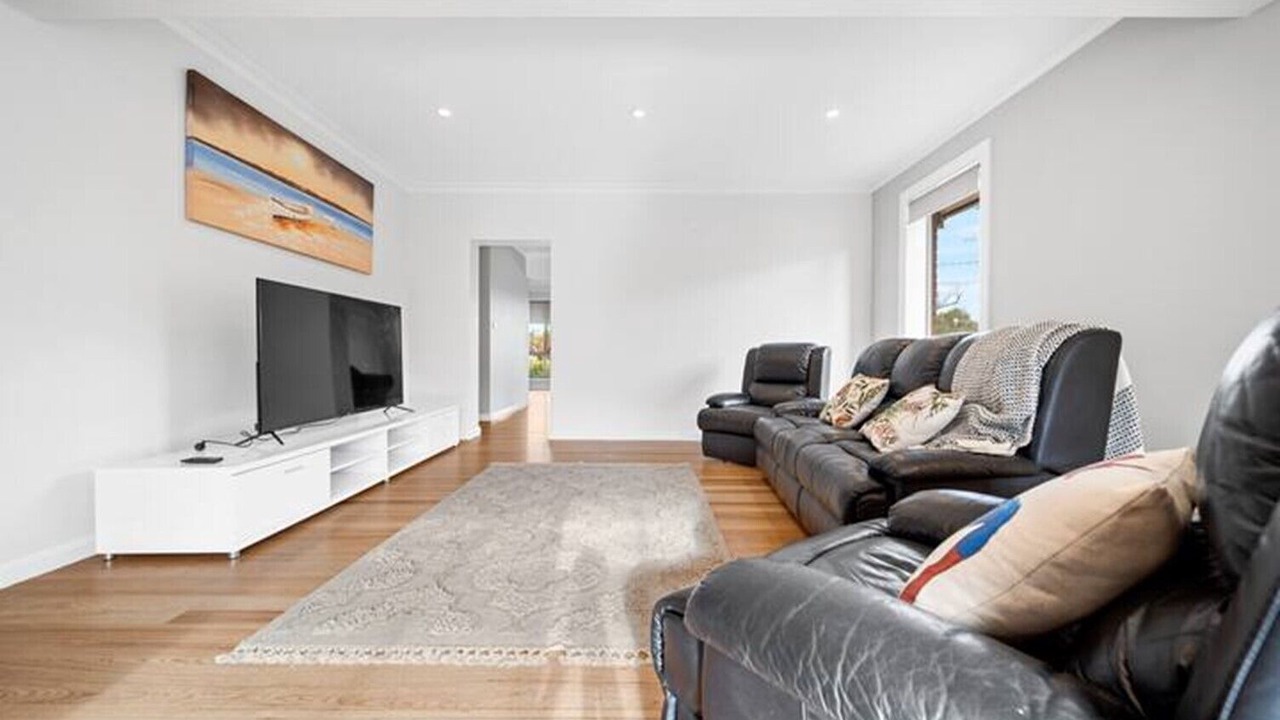 Photo of Livingroom in Officer