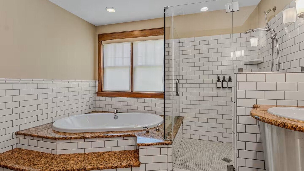 Photo of Bathroom in Lindale