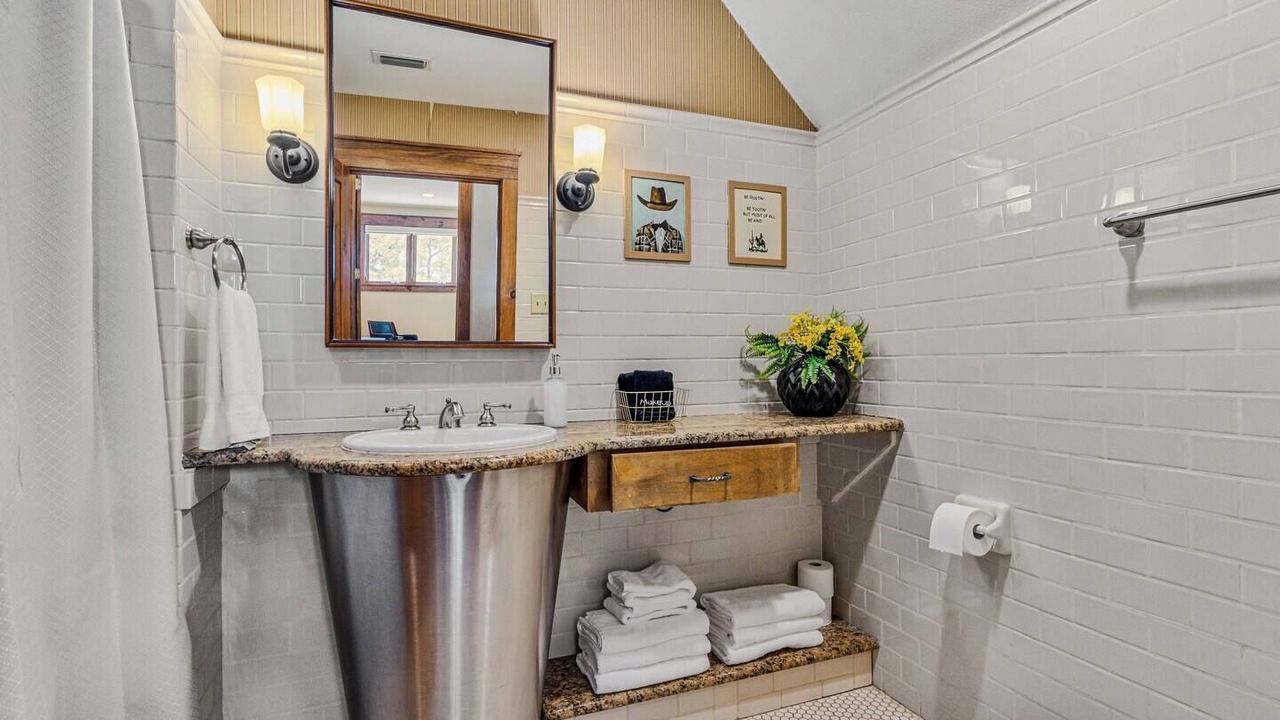 Photo of Bathroom in Lindale