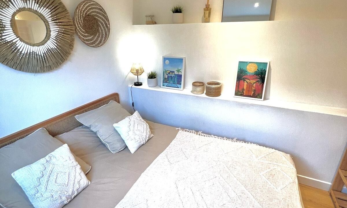 Photo of Bedroom in Saint-Jacques