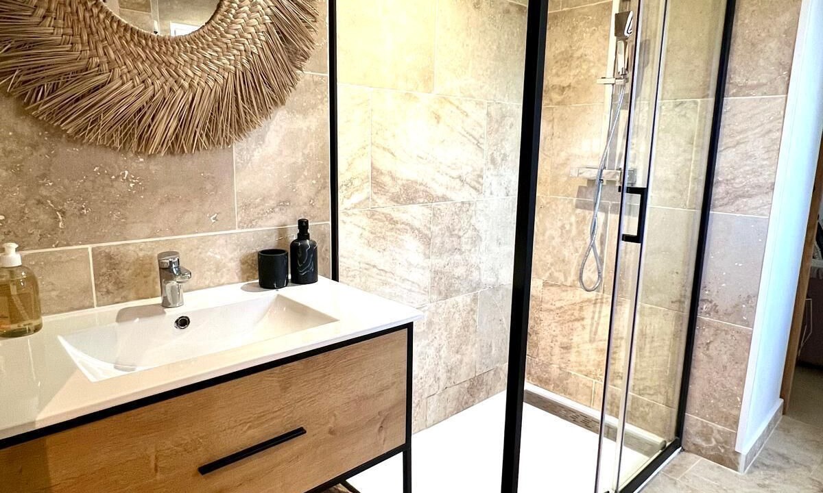 Photo of Bathroom in Saint-Jacques