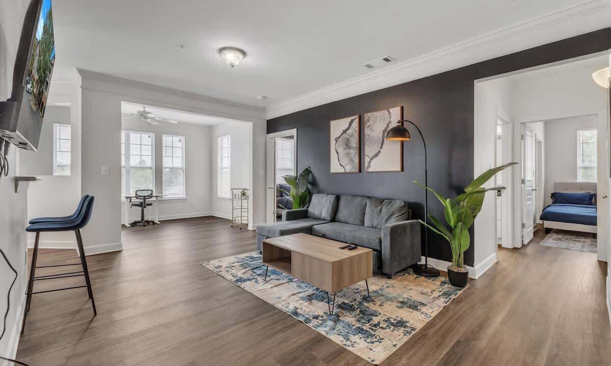 Photo of Livingroom in Southwest Raleigh