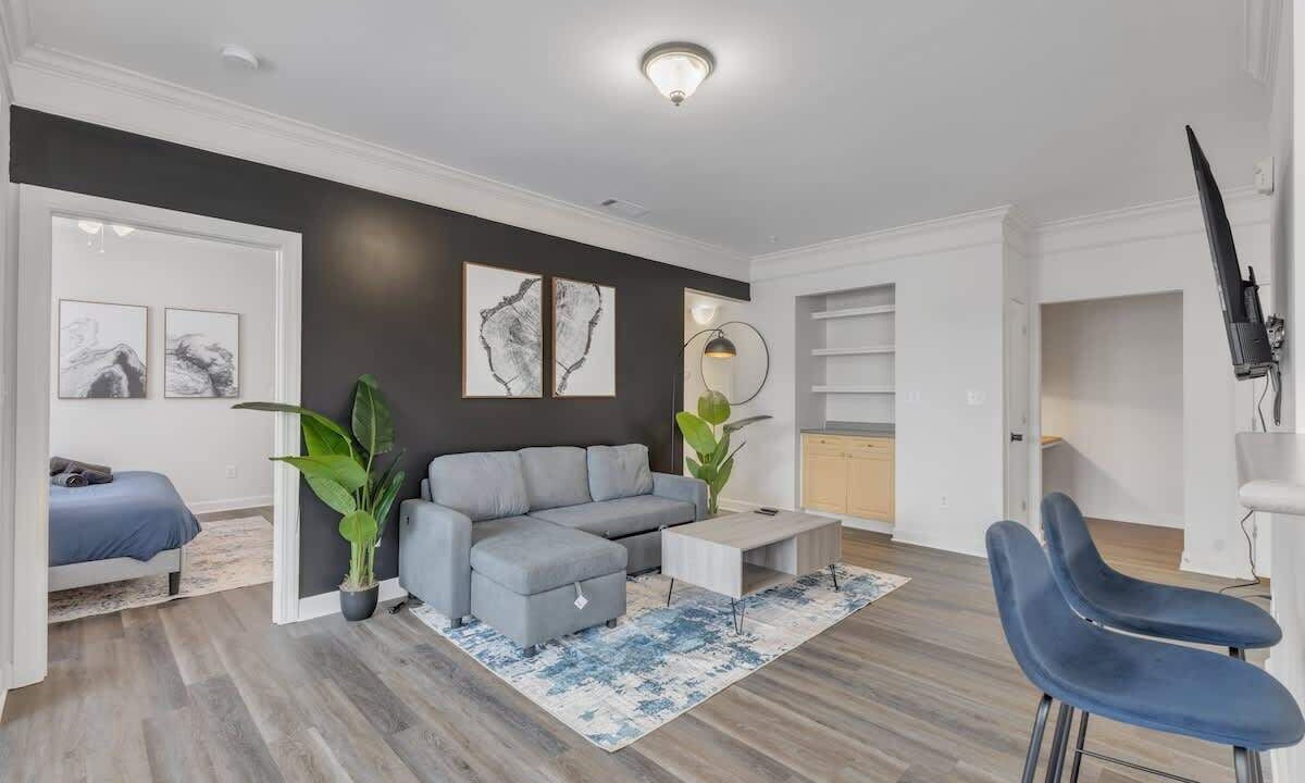 Photo of Livingroom in Southwest Raleigh