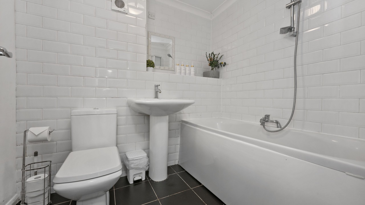 Photo of Bathroom in Central Milton Keynes