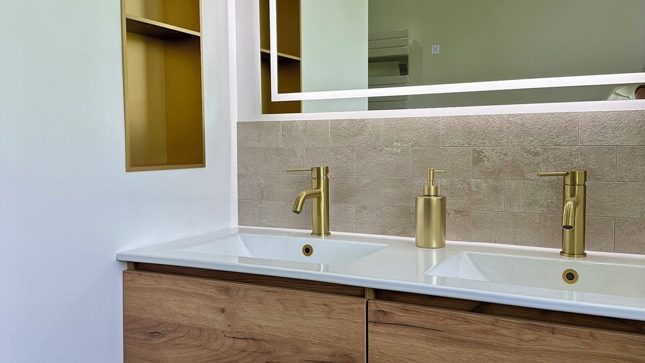 Photo of Bathroom in Daubeuf-Serville