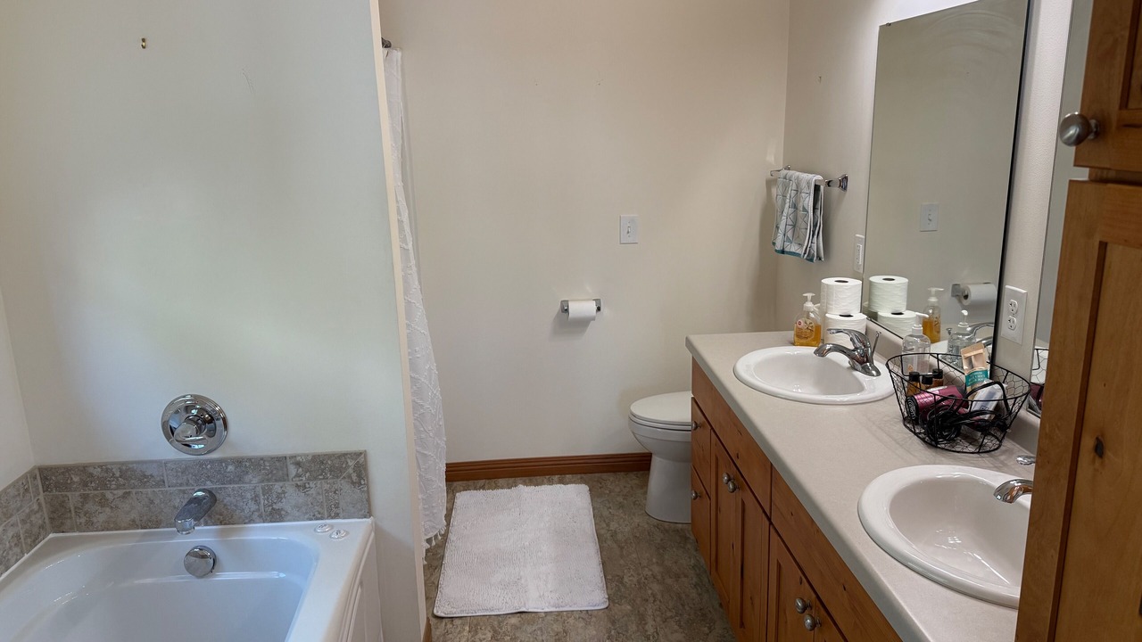Photo of Bathroom in Gimli