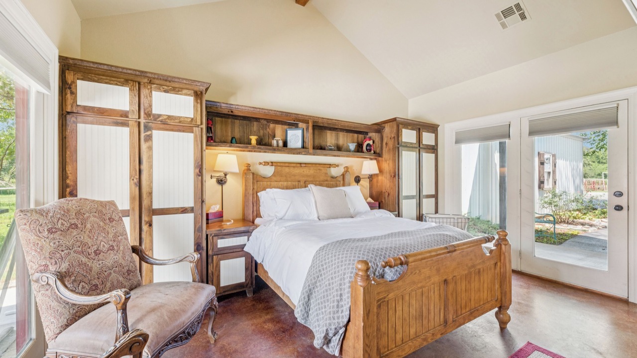 Photo of Bedroom in Okmulgee County