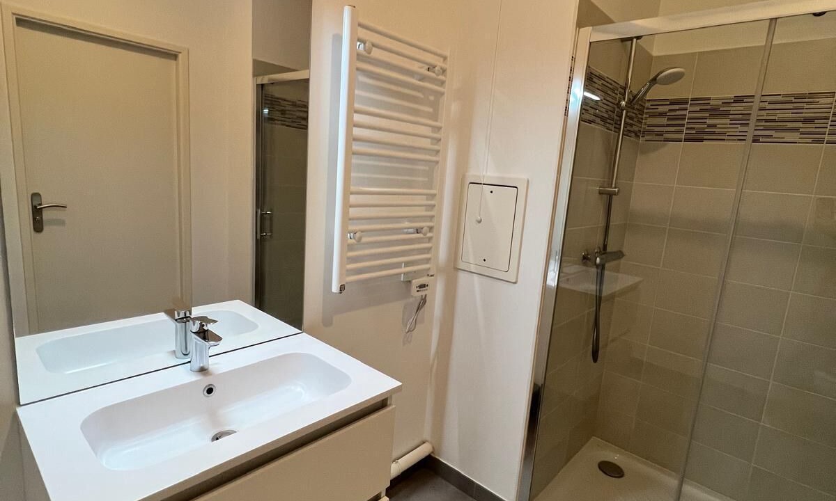 Photo of Bathroom in Cergy