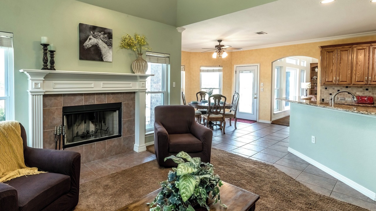 Photo of Livingroom in Ponder