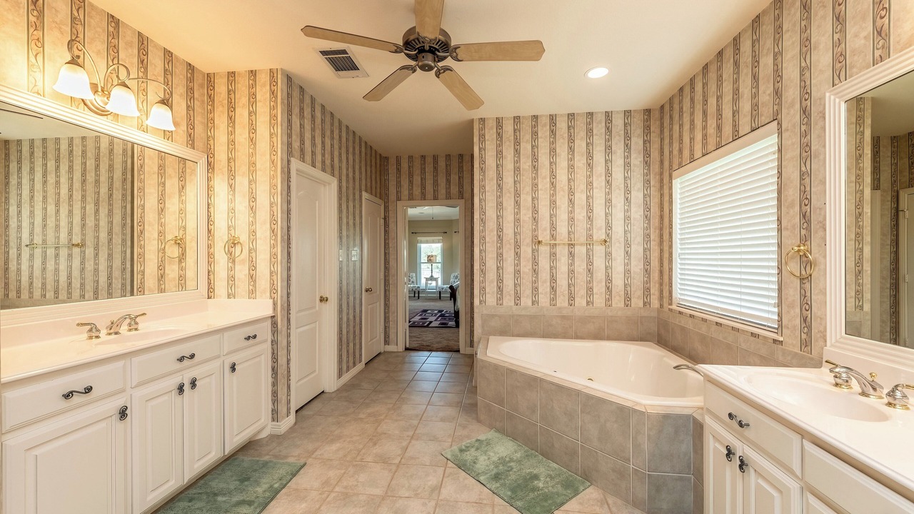 Photo of Bathroom in Ponder