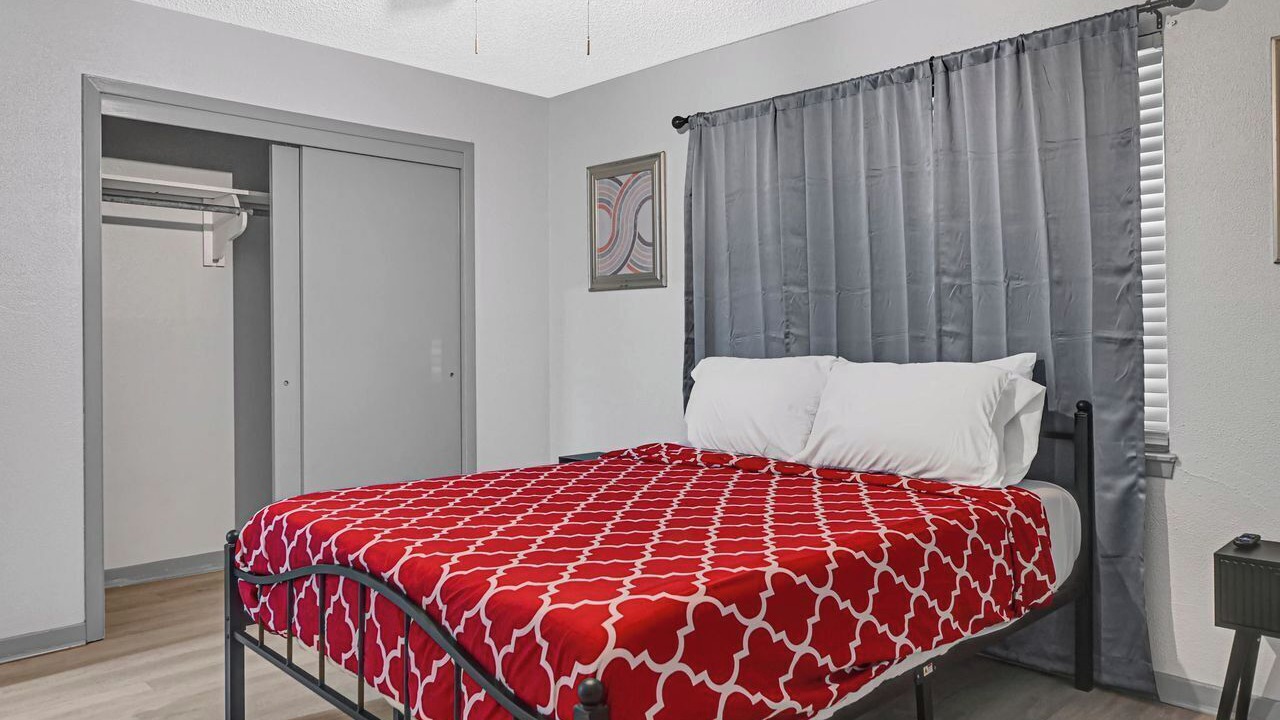 Photo of Bedroom in Baytown