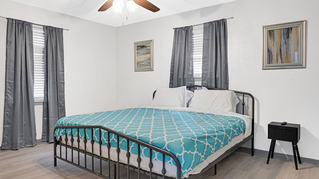 Photo of Bedroom in Baytown