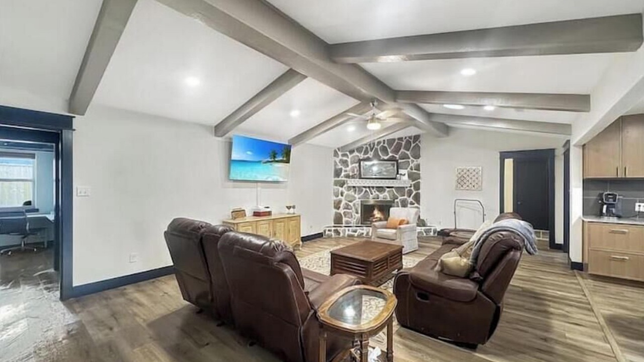 Photo of Livingroom in Raintree