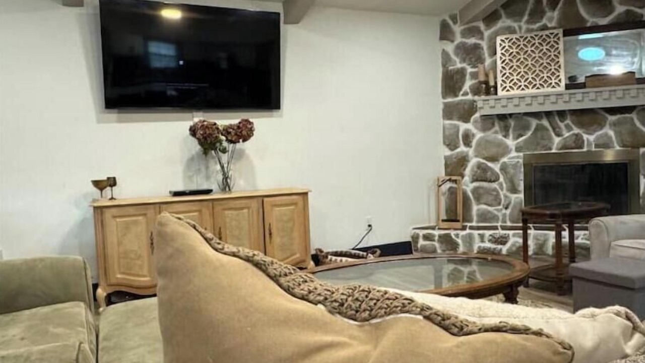 Photo of Livingroom in Raintree