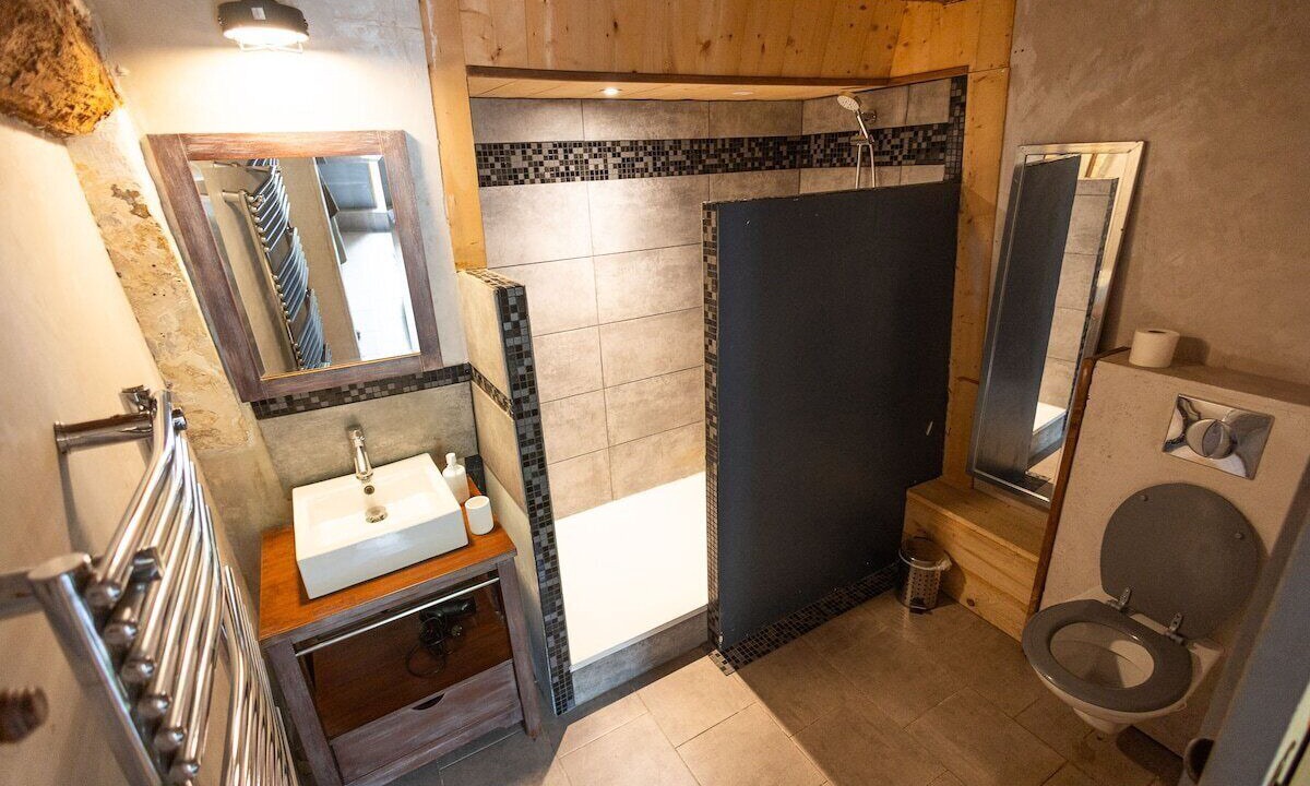 Photo of Bathroom in Doue-la-Fontaine