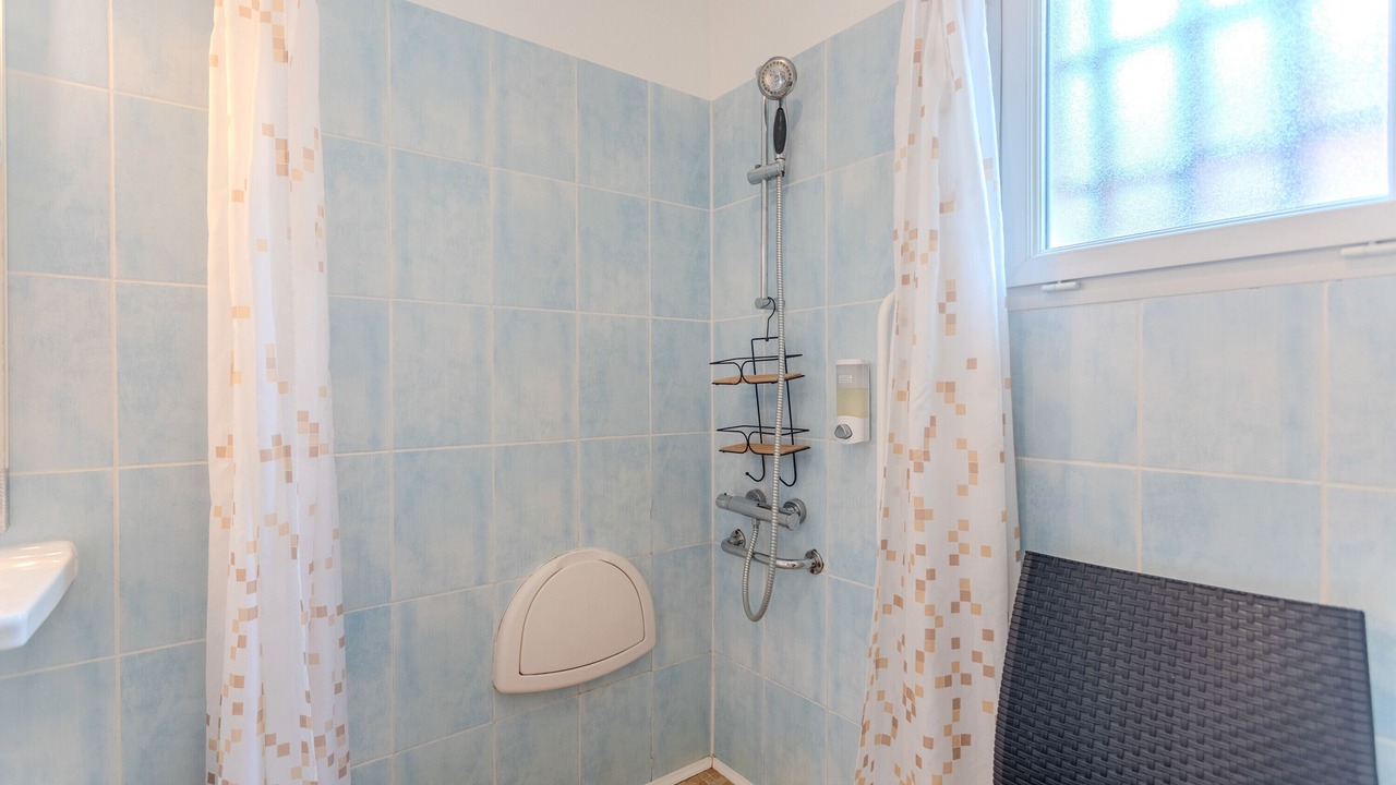 Photo of Bathroom in Lescar