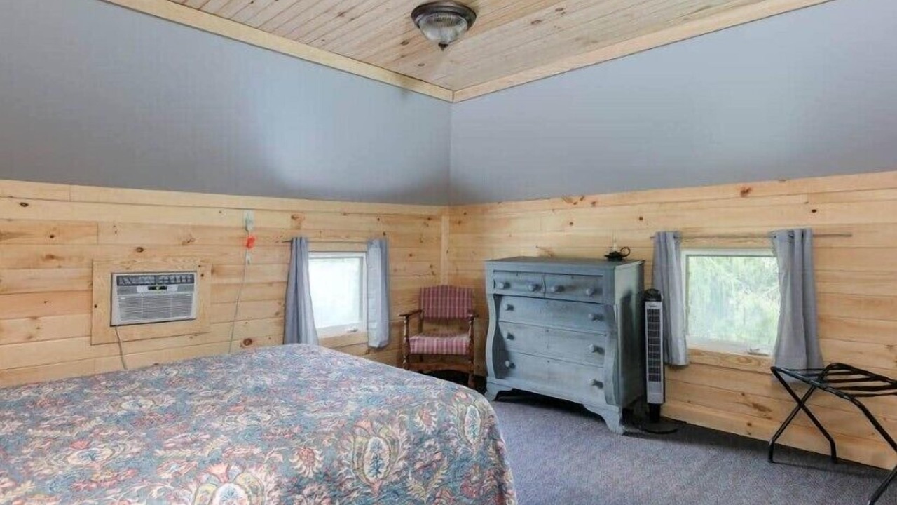 Photo of Others in Gaines