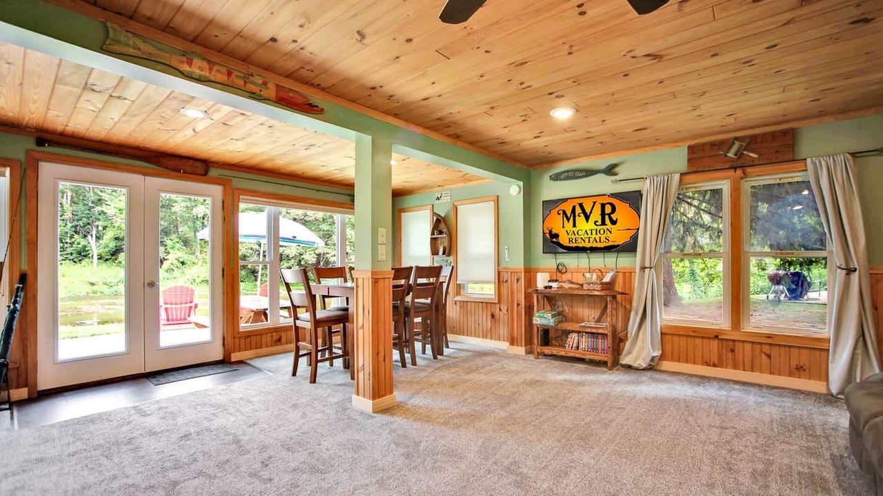 Photo of Others in Gaines