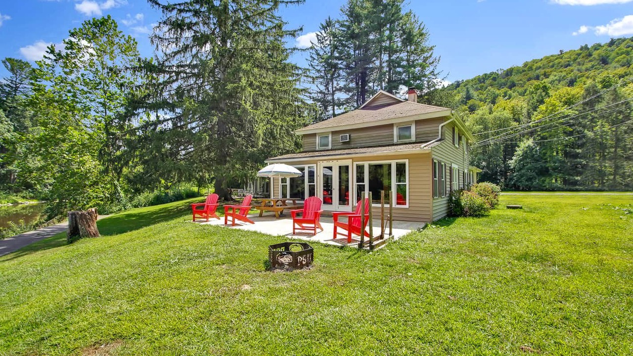 Photo of Others in Gaines