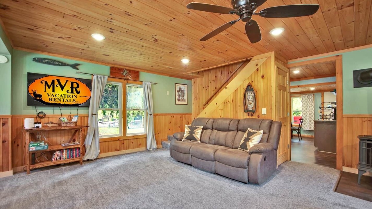 Photo of Others in Gaines