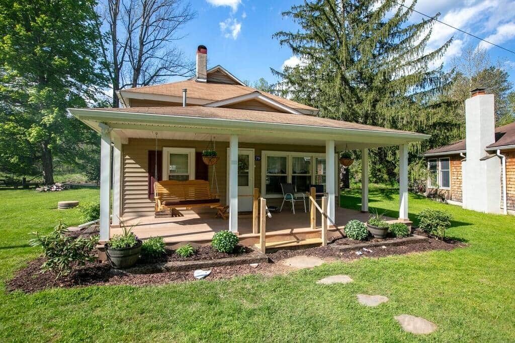 Photo of Others in Gaines